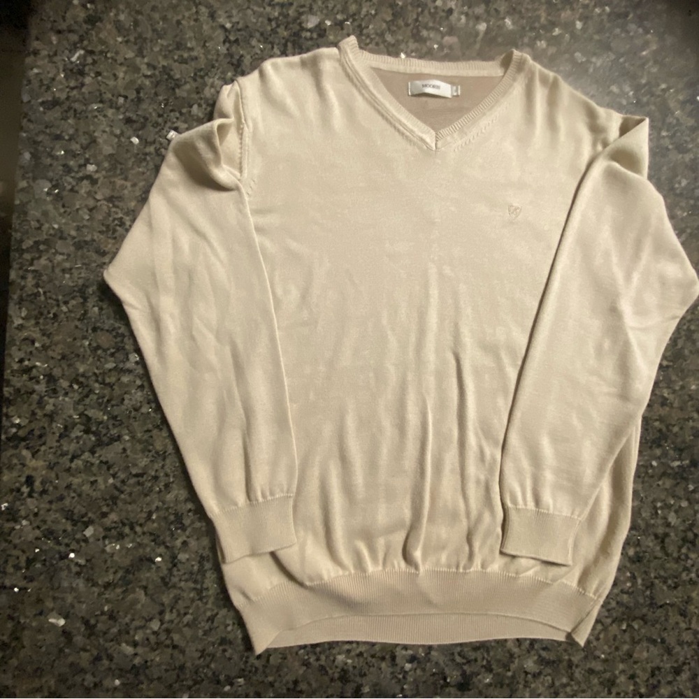 Morris Men's V-Neck Sweater in Light Cream